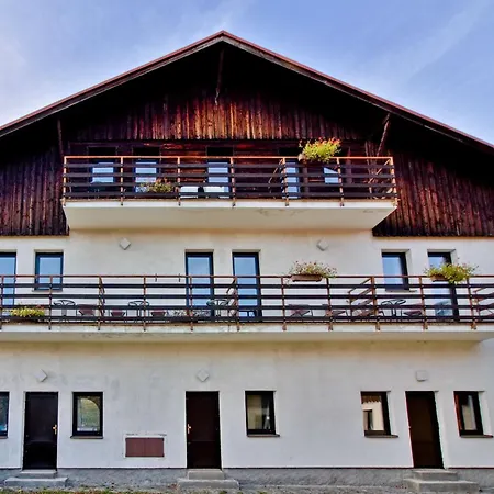 Dvoupokojový Hrádek Apartamento *